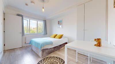 Spacious Studio Flat Inclu Gas And Electric Bill  Main Photo