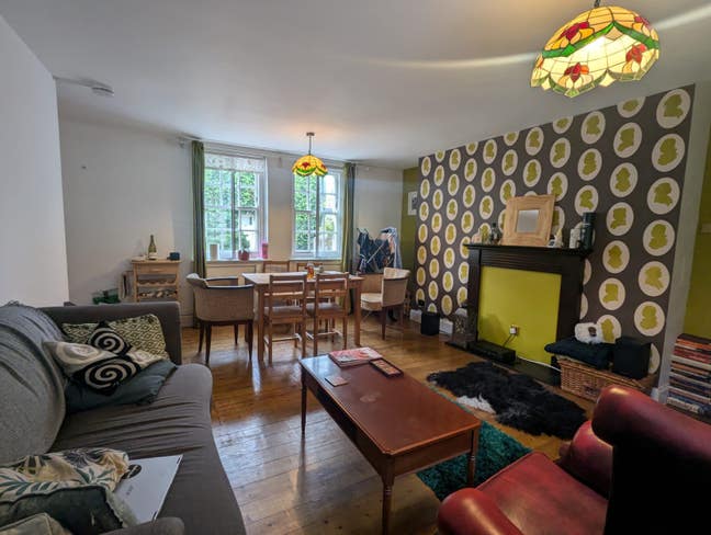 Double room to rent Cannongate Main Photo