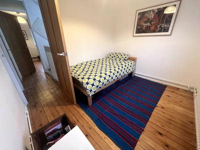 3-6 month term room Main Photo