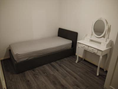 Single room to let in Rowley Regis Main Photo