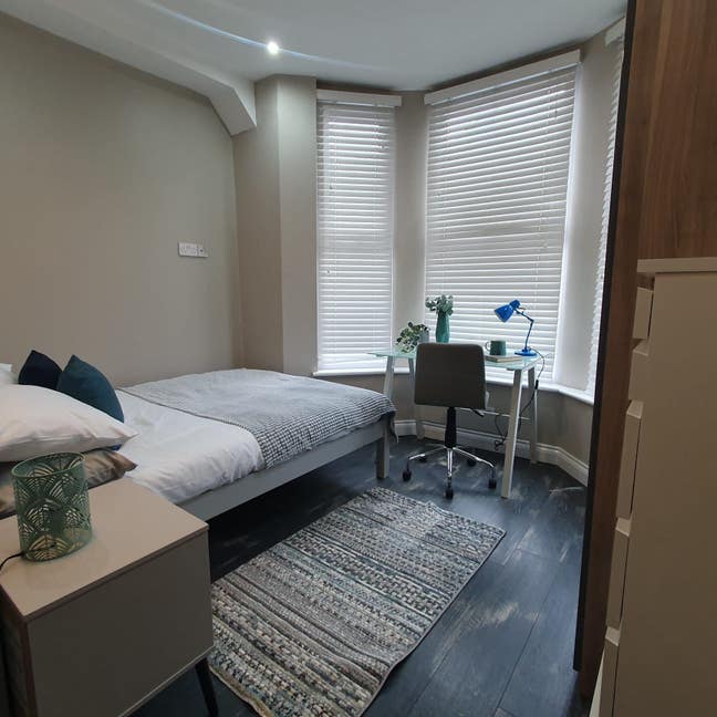 🏠 Stylish & Spacious Home Near Smithdown Road 🌟 Main Photo