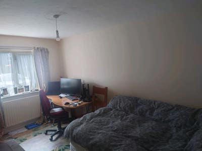 Single and double room in tidy flat Main Photo