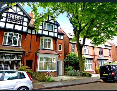 ☆1 bedroom - furnished/ensuite/bills Inc☆ Main Photo