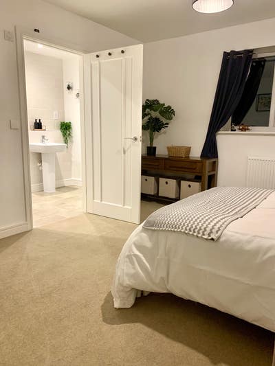En-suite Available in August 2025 Main Photo
