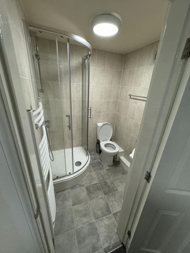 High Quality En-Sute Studio Rooms Available Main Photo