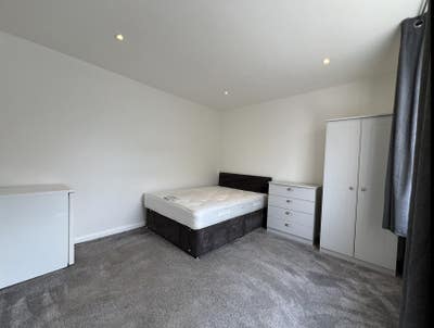 Double Room in Quiet Hmo off Ashley Road Parkstone Main Photo