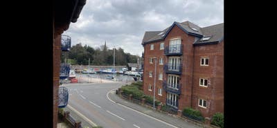 1 room available Main Photo