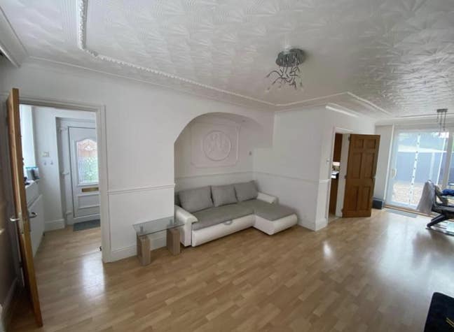 1 Double Room to rent Main Photo