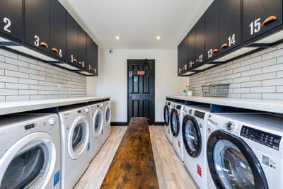 "Spacious Studio Apartment Opposite George Eliot" Main Photo
