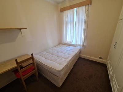 Double Bedroom Avail Bills Included-Didsbury Main Photo