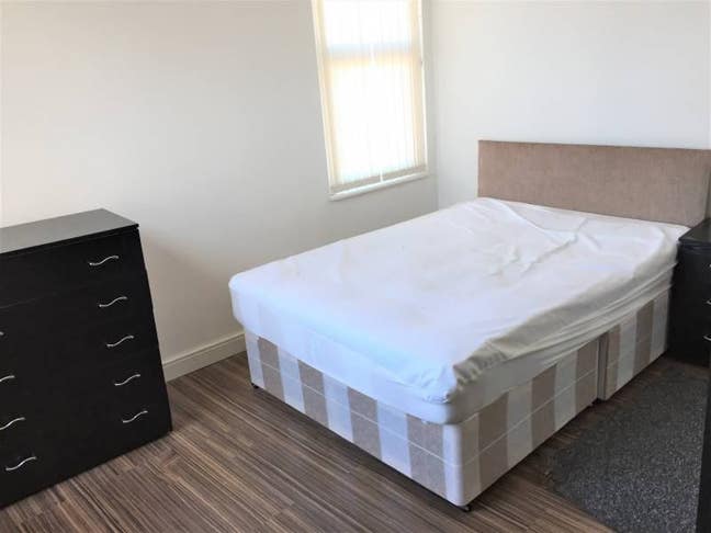 Double Room with Separatebathroom - Bills Included Main Photo