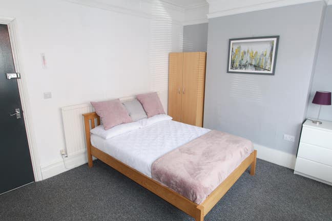Mind-Blowing Double Bed to Let Main Photo