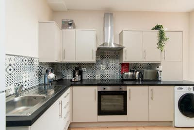 🔥 En-Suite Room Available 🔥All Bills Included Main Photo