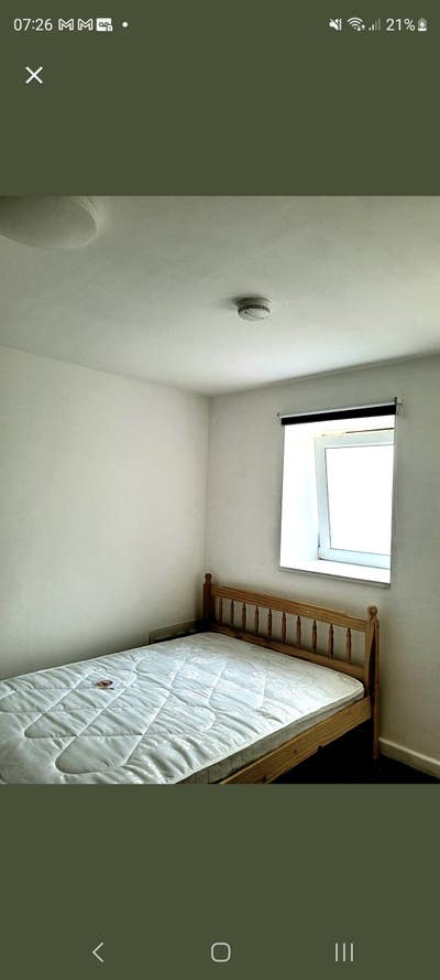 Bedsit for one Main Photo