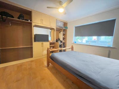 ✨ Gorgeous 5-Bed , Greenwich with 2 Ensuites! 🌟 Main Photo