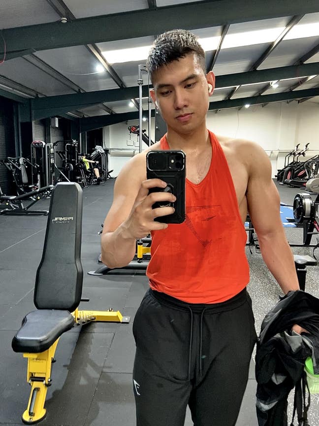 Professional Male seeks a double room Main Photo