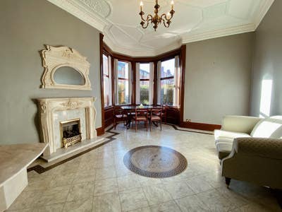 2 Bedroom Victorian Main Door Tenement - Glasgow Main Photo