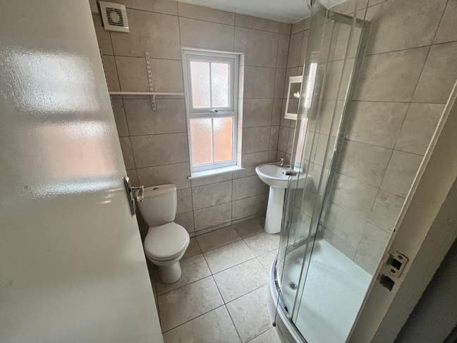 En-suite Room near Reading Hospital - Bills inc  Main Photo