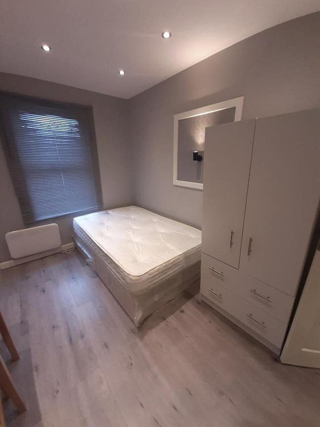 Double Studio,  W7,  Refurbished. Elizabeth Line Main Photo