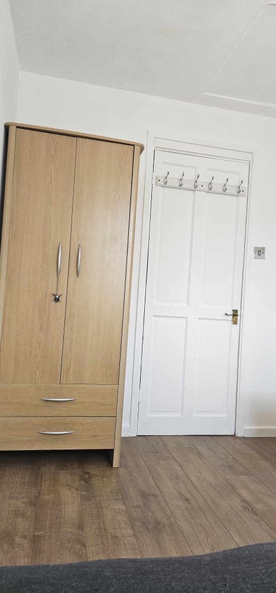 Small Single Room Main Photo