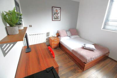 🏡 Spacious Double Room! Main Photo