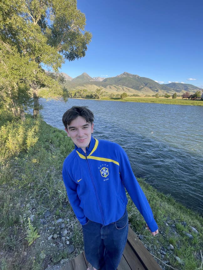 Easy going professional ISO spare room!  Main Photo