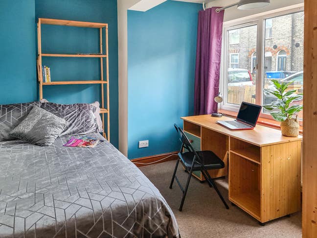 Newly decorated 6 bedroom student house Main Photo