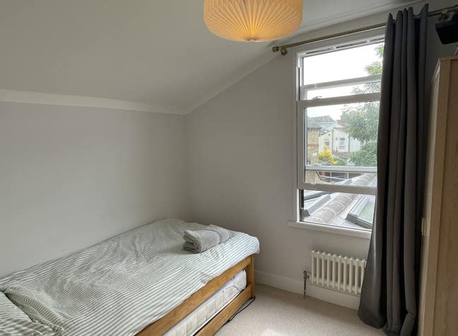 Weekday Room to let South Leytonstone / Stratford Main Photo