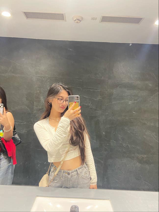 Professional Female seeks a double room Main Photo