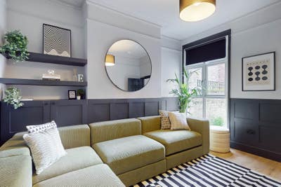 🌟🌟 Stunning Newly Renovated Female House Main Photo