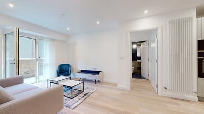 🎉Spacious 2 ENSUIT flat with living room🏠 Main Photo