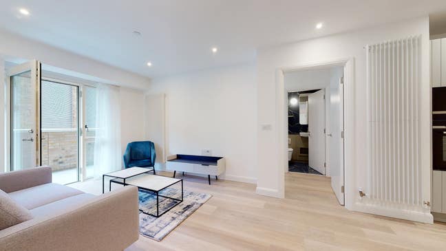🎉Spacious 2 ENSUIT flat with living room🏠 Main Photo