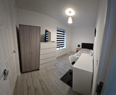 Room with ensuite. Main Photo