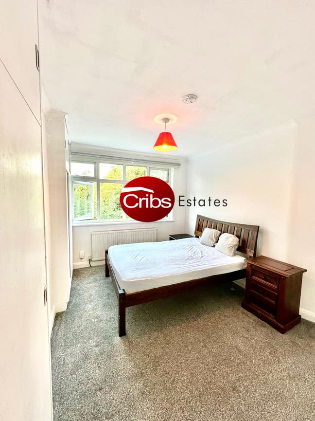 Double Bedroom to Rent in New Malden Main Photo