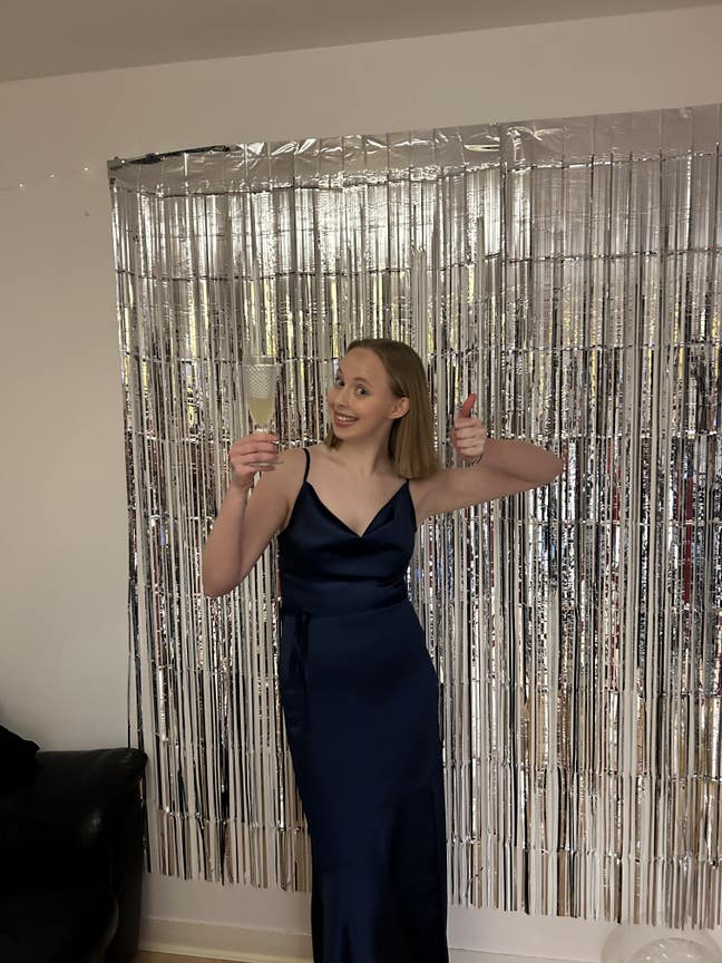 Professional Female seeks a single or double room Main Photo