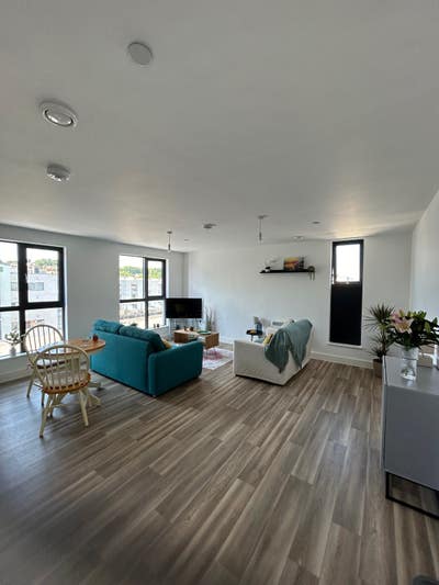Large Double Bedroom on Portishead Marina Main Photo
