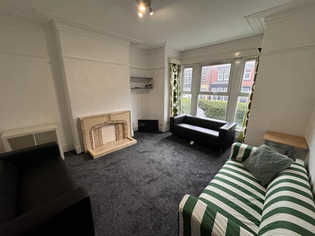 Spacious Rooms Near the University & City Centre Main Photo