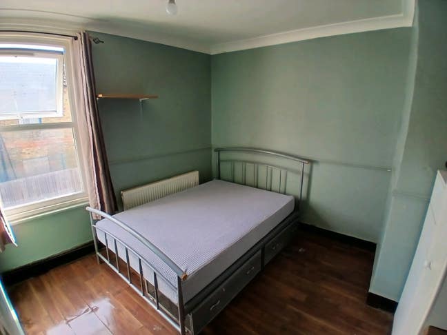 Spacious  Room in Wallington Town Centre Main Photo