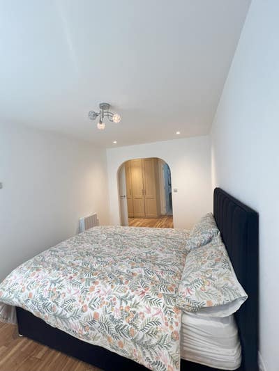 Spacious En-Suite Room in a Quiet, Cosy Flat  Main Photo