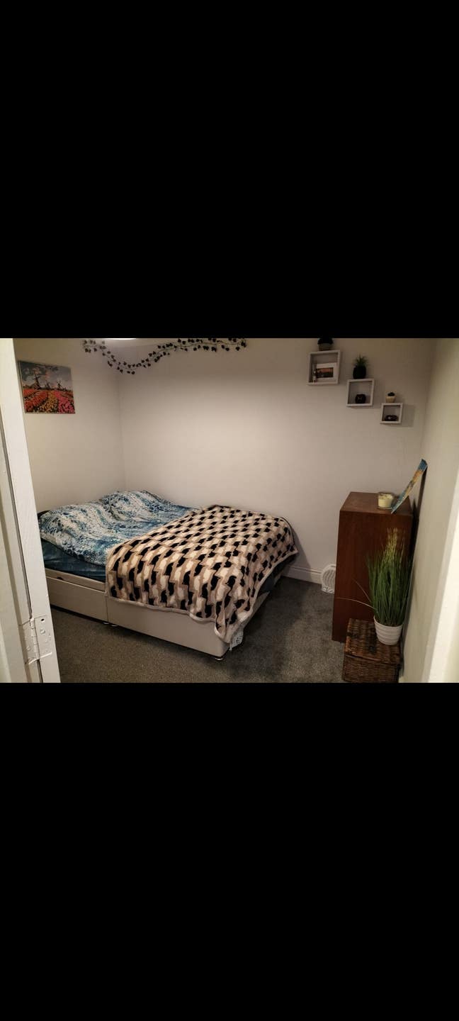 Double bedroom with private entrace- CB2 Main Photo