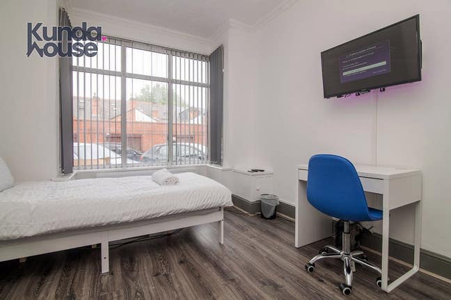 NO DEPOSIT- Spacious Rooms / Billa Inc Main Photo