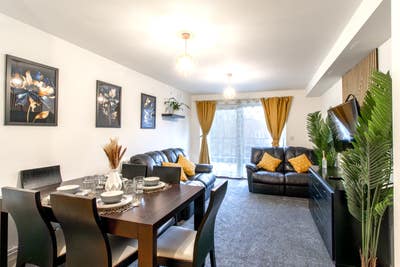 Luxury Apartment Near the Hospital  Main Photo