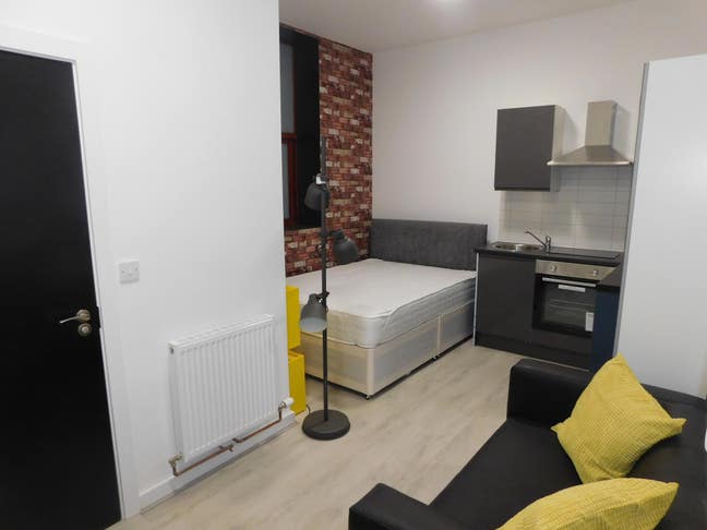 Liverpool city centre - Studio with bills inc  Main Photo