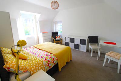 Large Immaculate Bills&Wifi inc &pound;170pw Main Photo