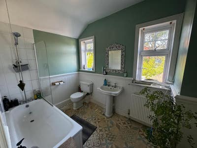 Large Double Room   Main Photo