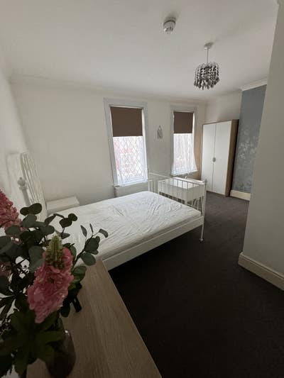En-suite & Double - Close to hospital Main Photo