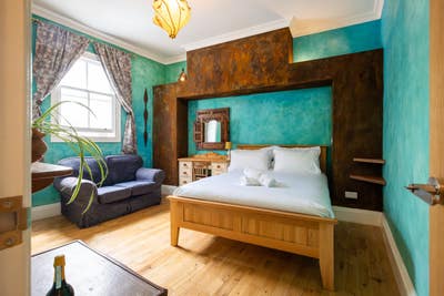 One-bed flat, 2min beach Main Photo