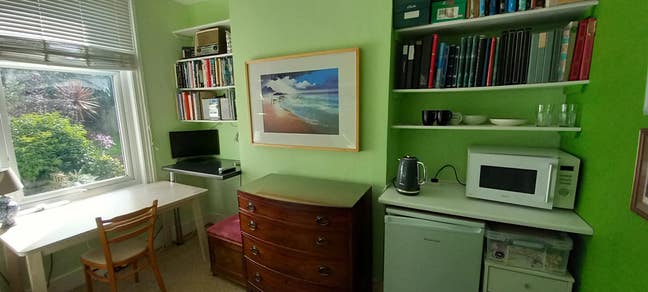 Room to let in family house with great views Main Photo