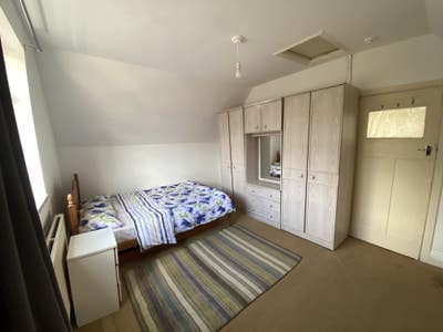 Large king room, all bills included, great group Main Photo