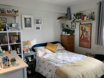 SUBLET: Large double room right by Victoria Park Main Photo